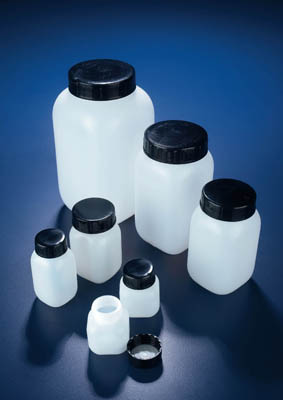 Bottiglie quadrate in HDPE Azlon&trade; con tappi a vite con inserto Capacity: 250mL; Dimensions: 60W x 106mmH; I.D.: 43mm Bottiglie quadrate in HDPE Azlon&trade; con tappi a vite con inserto