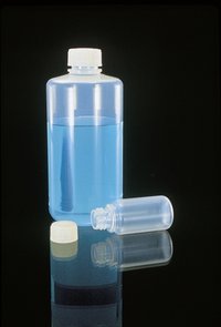 Thermo Scientific&trade;&nbsp;Nalgene&trade; Enghalsflaschen aus Teflon&trade;  FEP mit Verschluss 500 ml; 28 mm Verschluss 