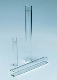Pyrex&trade; Borosilicate Glass Medium Wall Rimless Test Tubes Capacity: 73mL 