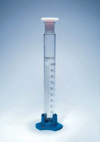 Pyrex&trade; Glaszylinder mit Polyethylenstopfen und abnehmbaren Standfuß Fassungsvermögen:25 ml; Graduierungen:0,5 ml 