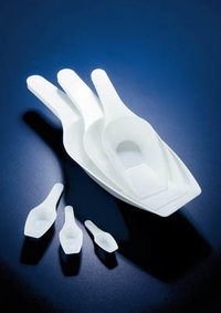 Cuillère de dosage en polypropylène Azlon&trade; Capacité : 250 ml ; Longueur : 259 mm 