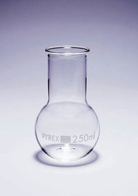 Pyrex&trade; Borosilicate Glass Wide Neck Flat Bottom Boiling Flask Capacity: 50mL 