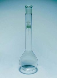 PYREX&trade; Borosilicate Glass Kjeldahl Flask with Ground Socket Capacity: 500mL 